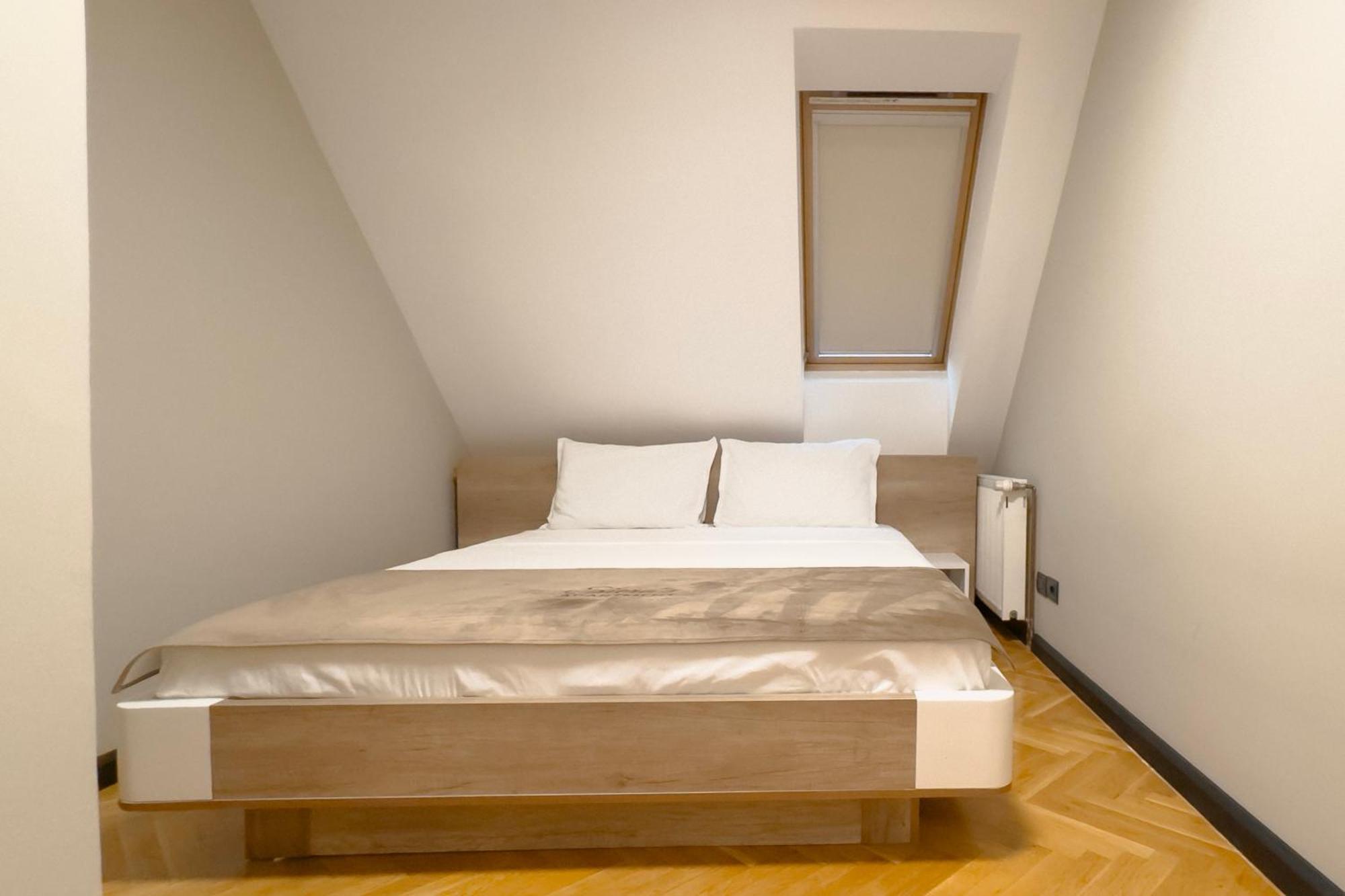 Siera'S Apartment Приштина Экстерьер фото