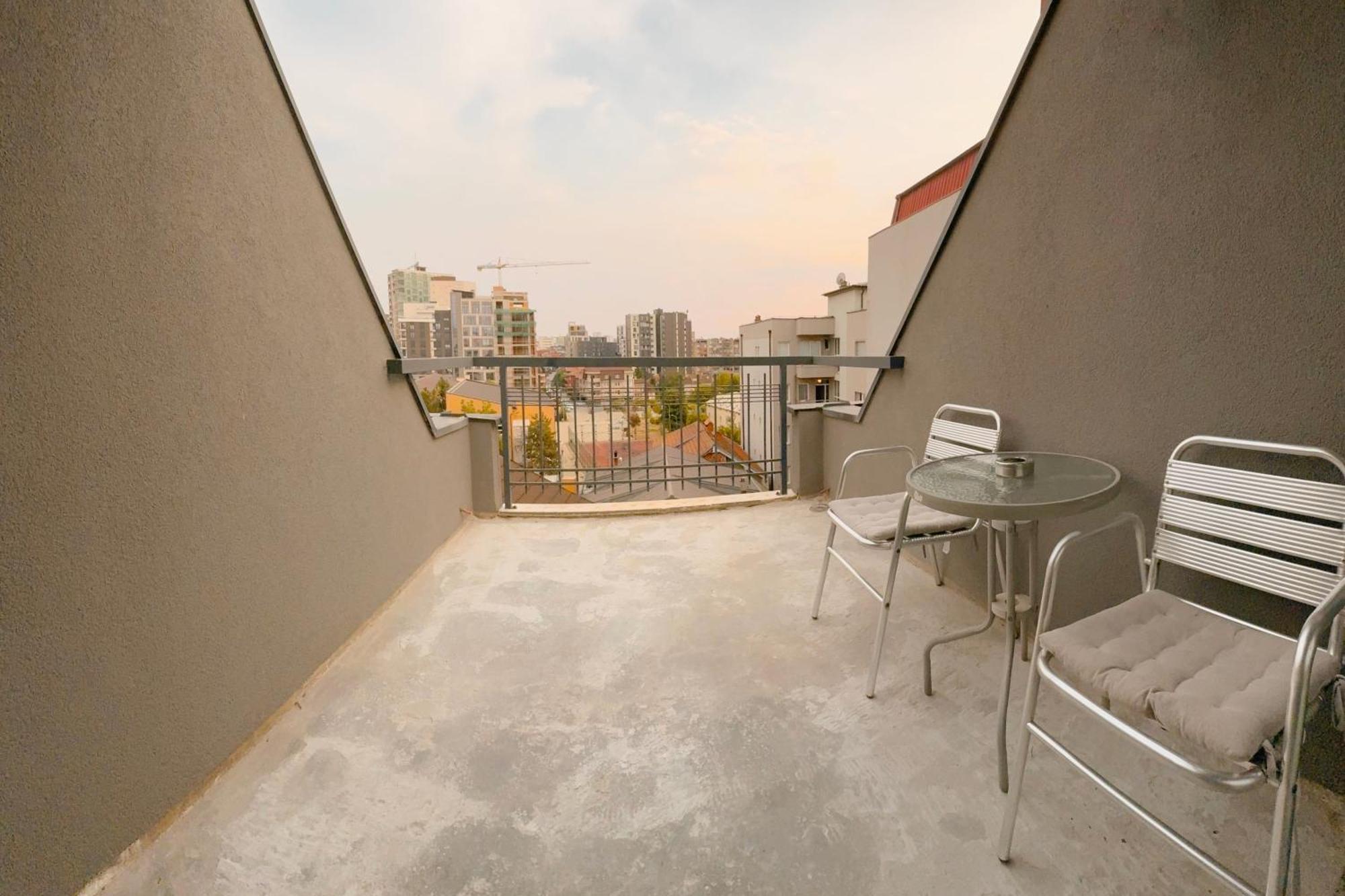 Siera'S Apartment Приштина Экстерьер фото